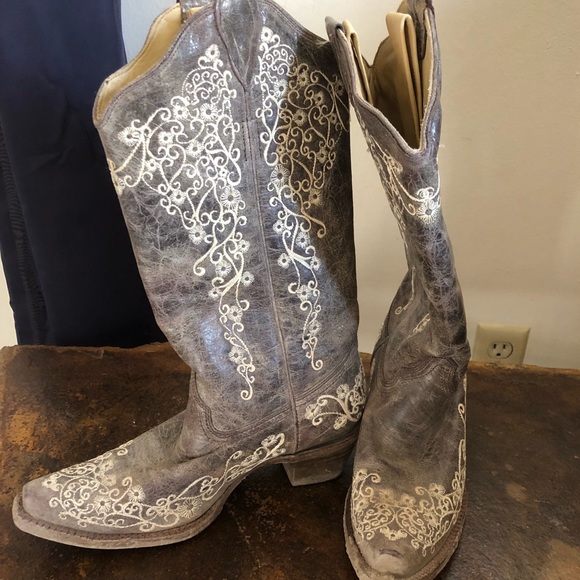 Corral Shoes - Cowboy Boots